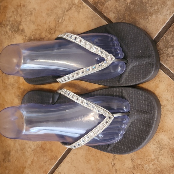 Capelli of New York Women's Sandals - Picture 2 of 6